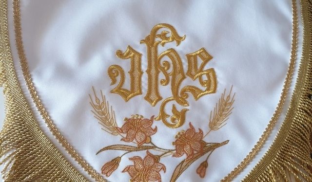 Kapa biała złote pasy - KAPY LITURGICZNE - zdjęcie 4 - Kapa biała złote pasy