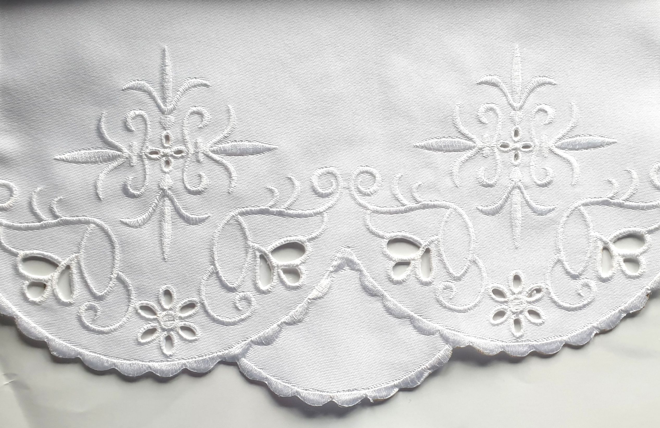 Obrus ołtarzowy haftowany - wzór eucharystyczny (103) - OBRUSY OŁTARZOWE - Nowość