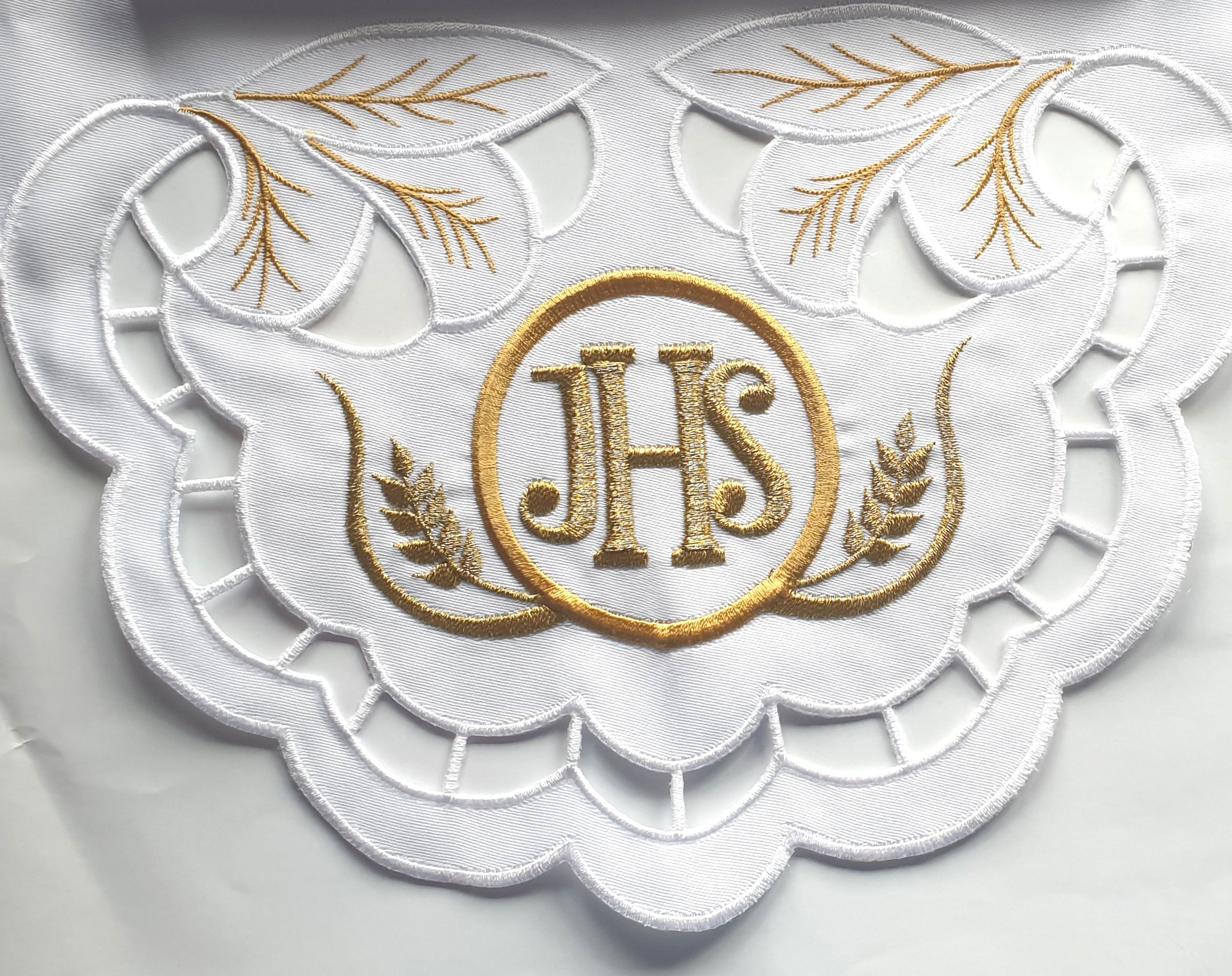 Obrus ołtarzowy haftowany - wzór eucharystyczny (122) - OBRUSY OŁTARZOWE - zdjęcie 2 - Obrus ołtarzowy haftowany - wzór eucharystyczny (122)