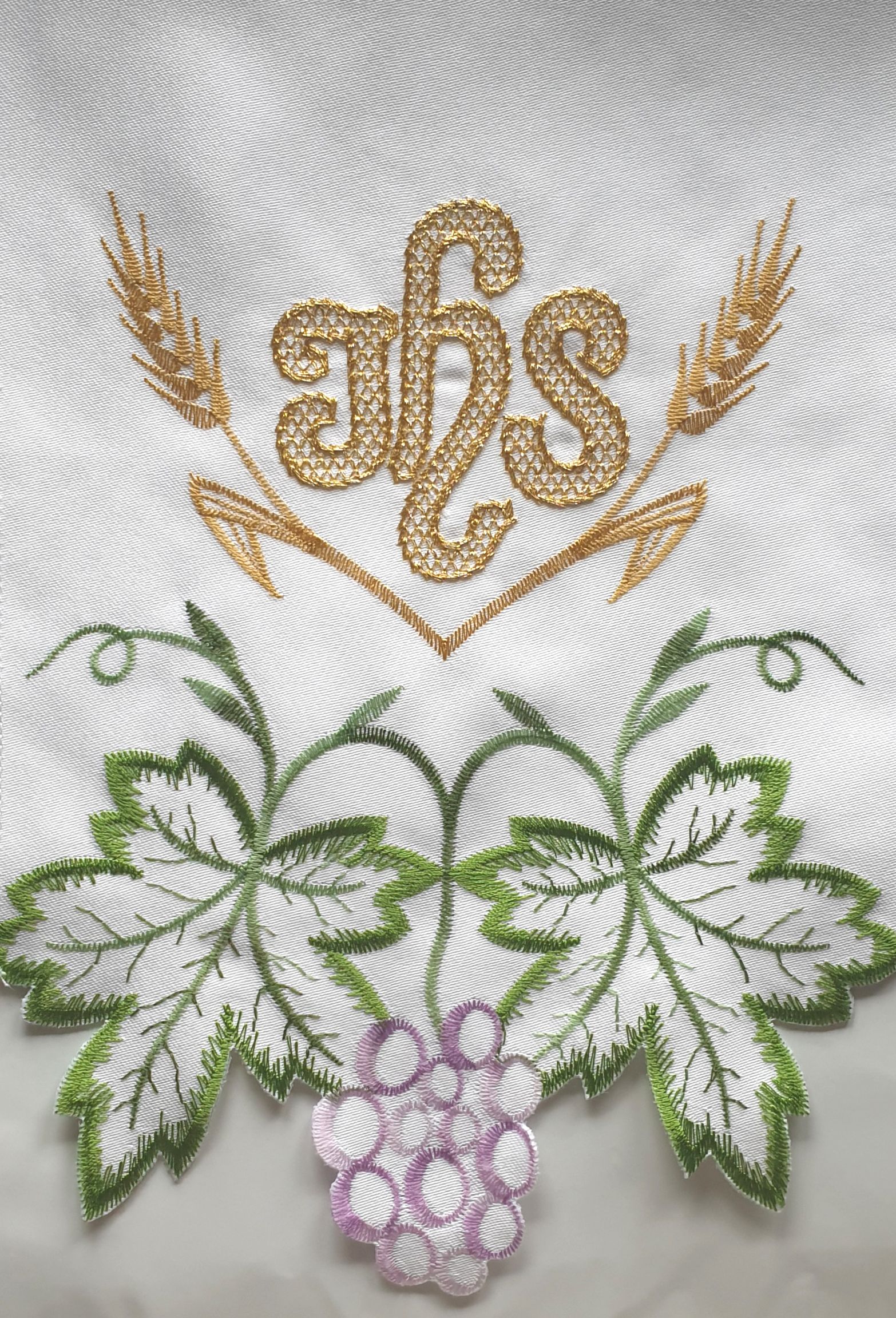 Obrus ołtarzowy haftowany - wzór eucharystyczny (150) - OBRUSY OŁTARZOWE - Nowość