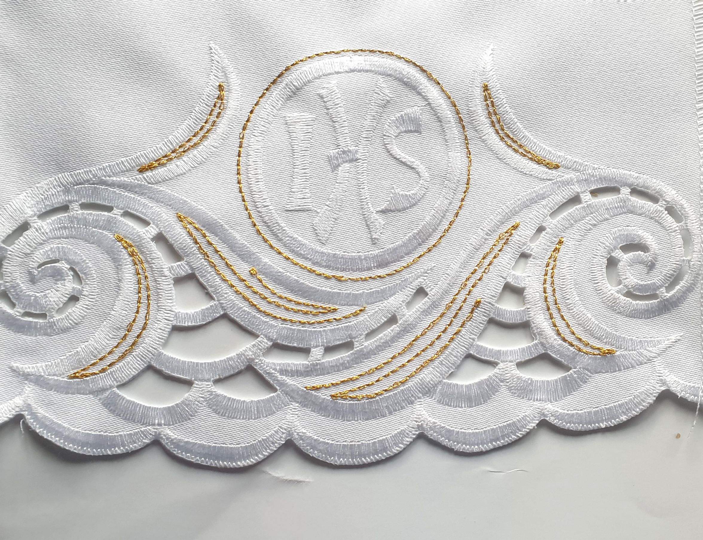 Obrus ołtarzowy haftowany - wzór eucharystyczny (152) - OBRUSY OŁTARZOWE - Nowość