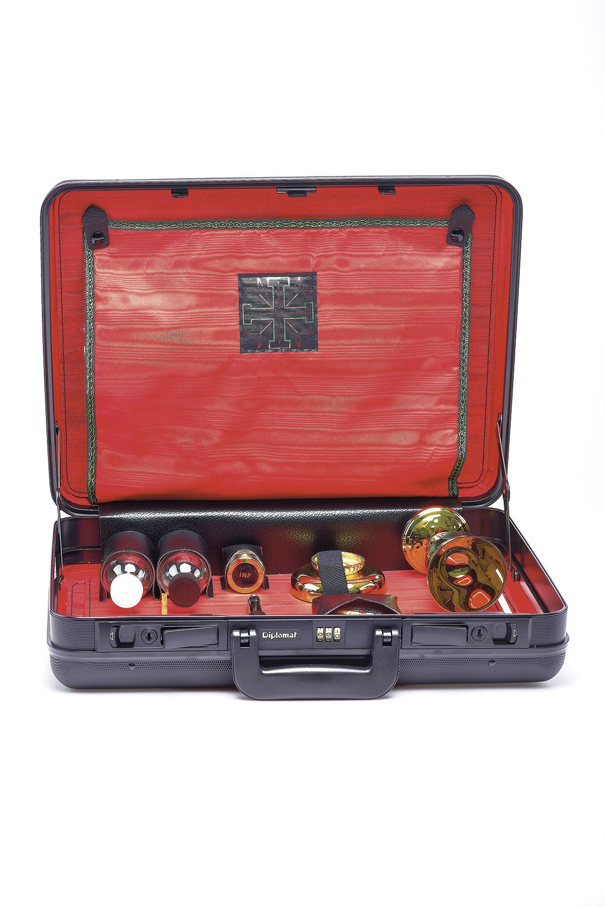 Komplet podróżny dla kapłana - walizka celebransa (1) - ZESTAWY TURYSTYCZNE, MAŁY KSIĄDZ - zdjęcie 2 - Komplet podróżny dla kapłana (walizka celebransa)