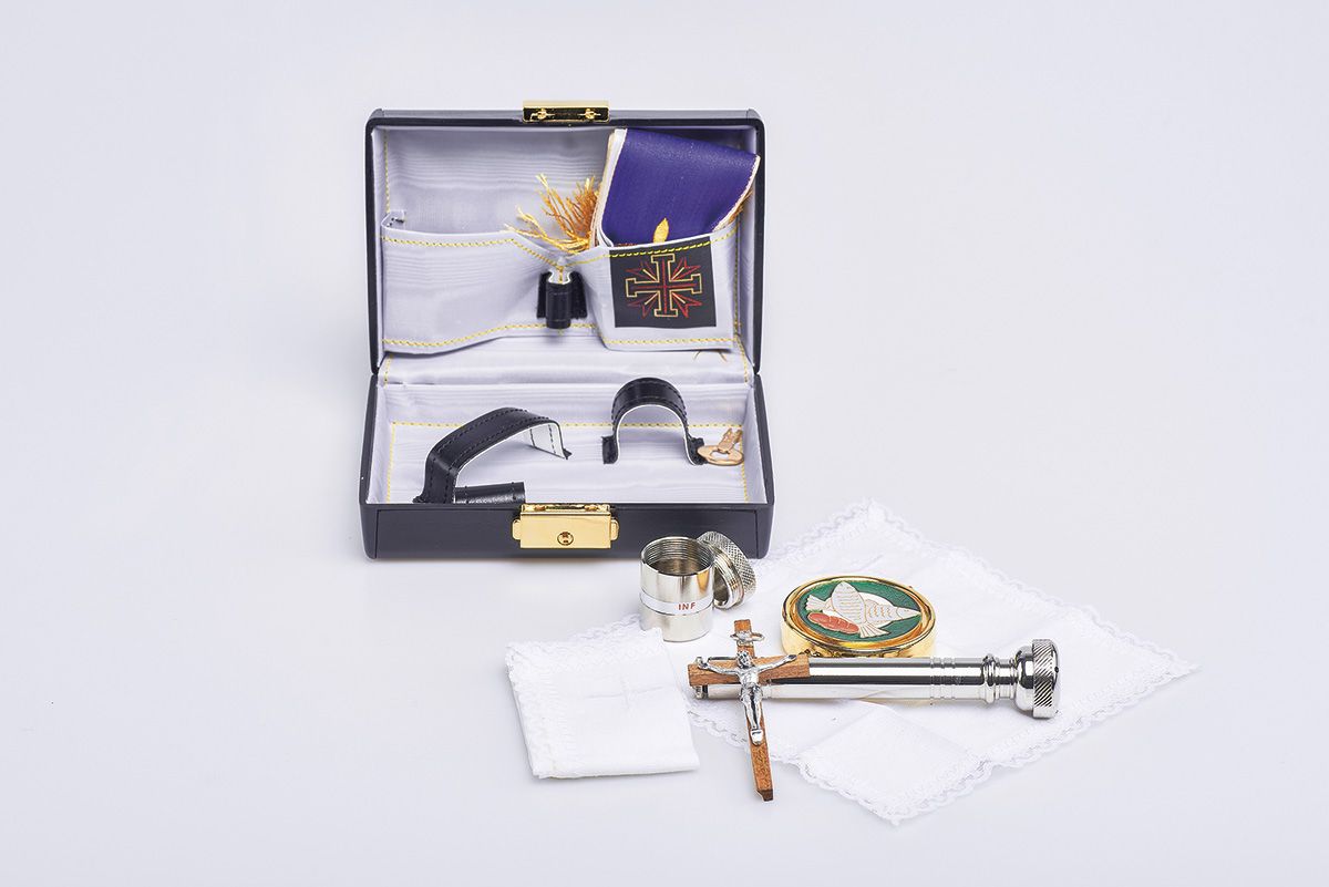 Bursa z wyposażeniem dla chorych (3) - BURSY, ZESTAWY DO CHORYCH - zdjęcie 2 - Bursa do chorych