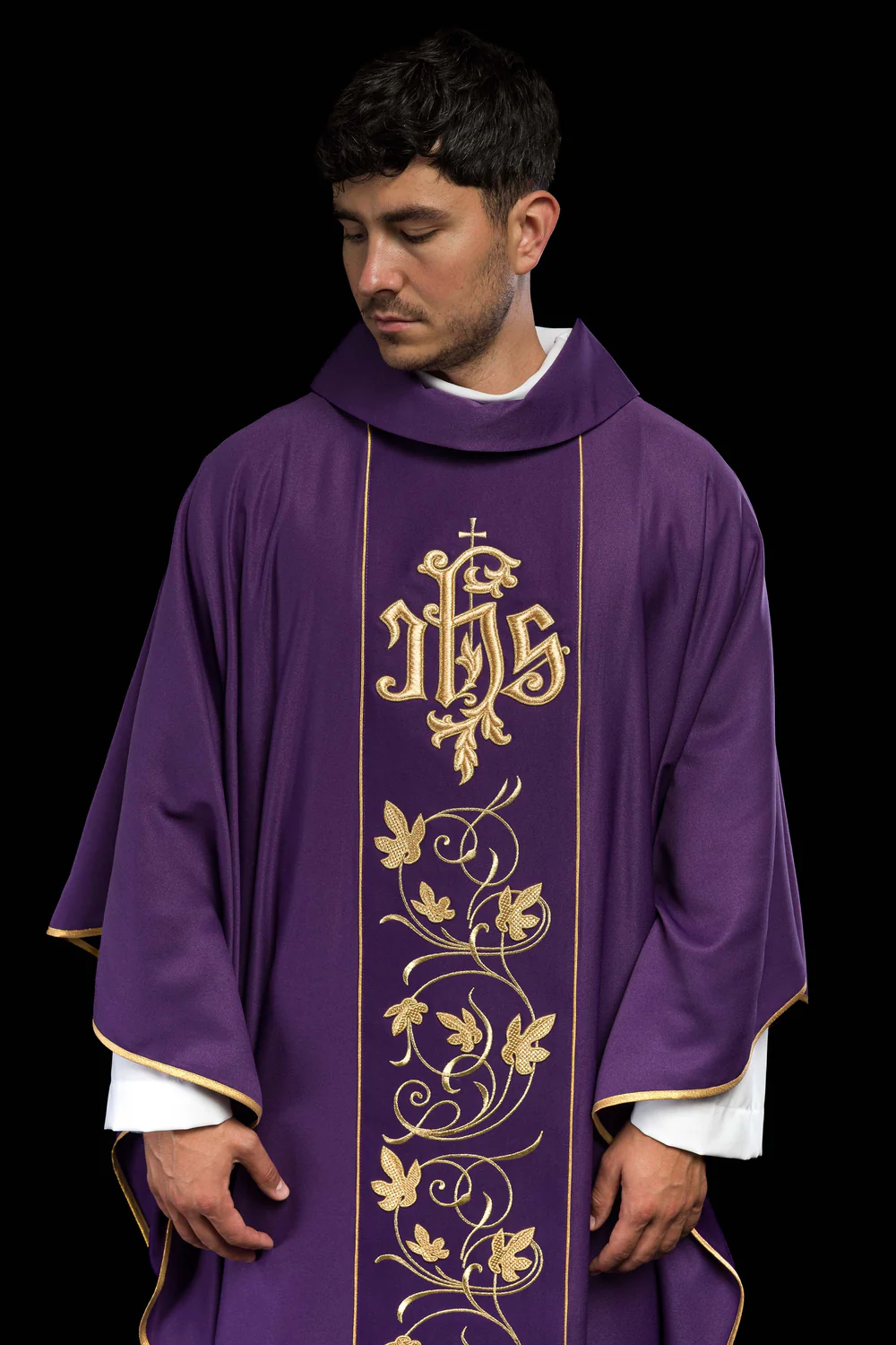 Ornat fioletowy haftowany IHS (176H) - Ornaty fioletowe