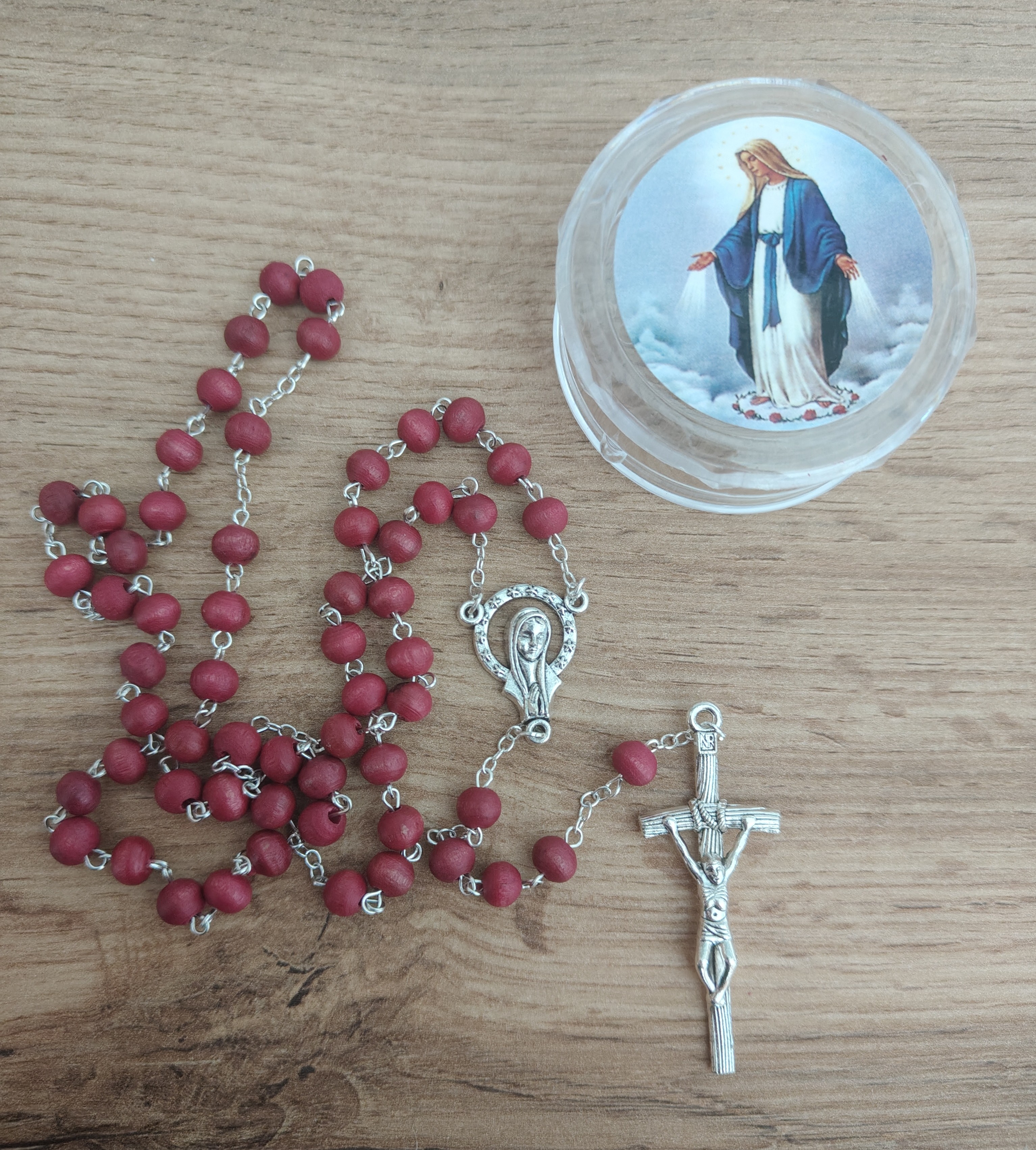 Różaniec pachnący - z koralików o zapachu drzewa różanego. - RÓŻAŃCE, KORONKI, TAJEMNICE RÓŻAŃCOWE - Nowość