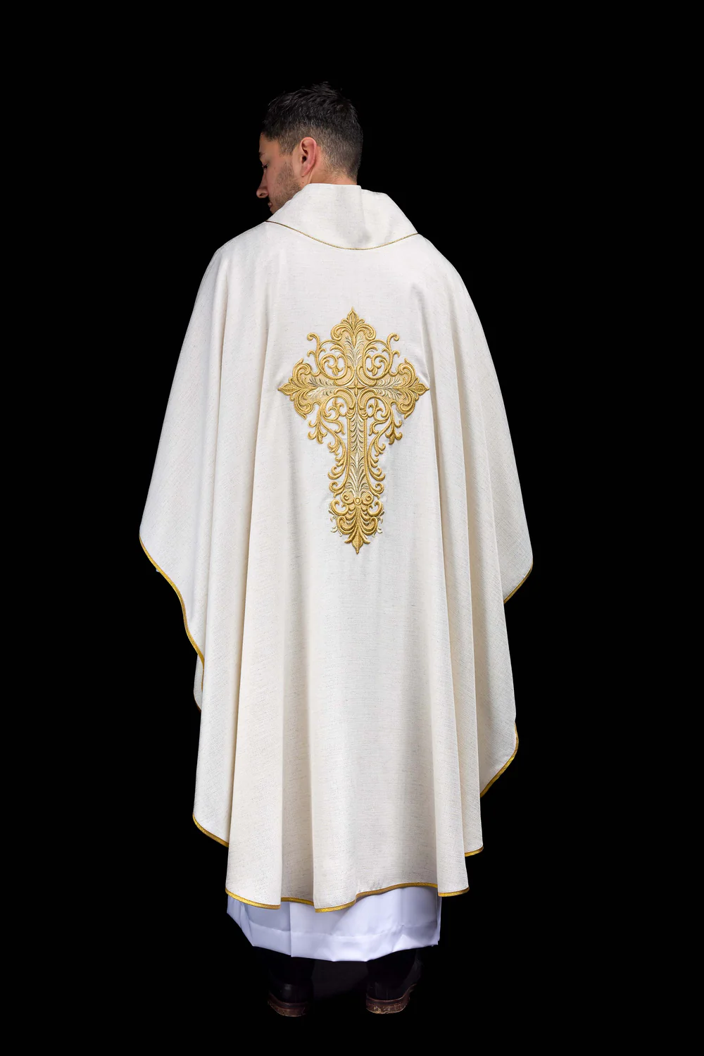 Ornat haftowany z wizerunkiem Jezusa Miłosiernego -  ecru - Ornaty z Jezusem - zdjęcie 3