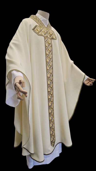 Ornat liturgiczny z bogatym haftem krzyży - Ornaty białe/ ecru - zdjęcie 3