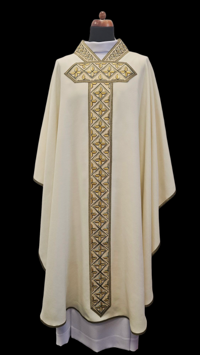 Ornat liturgiczny z bogatym haftem krzyży - Ornaty białe/ ecru