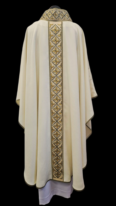 Ornat liturgiczny z bogatym haftem krzyży - Ornaty białe/ ecru - zdjęcie 2