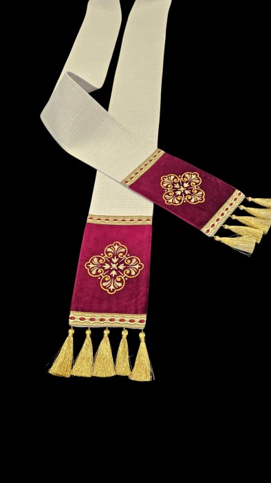 Wełniany ornat kapłański złoto-kremowy z haftowanymi ornamentami na aksamicie - Ornaty białe/ ecru - zdjęcie 4