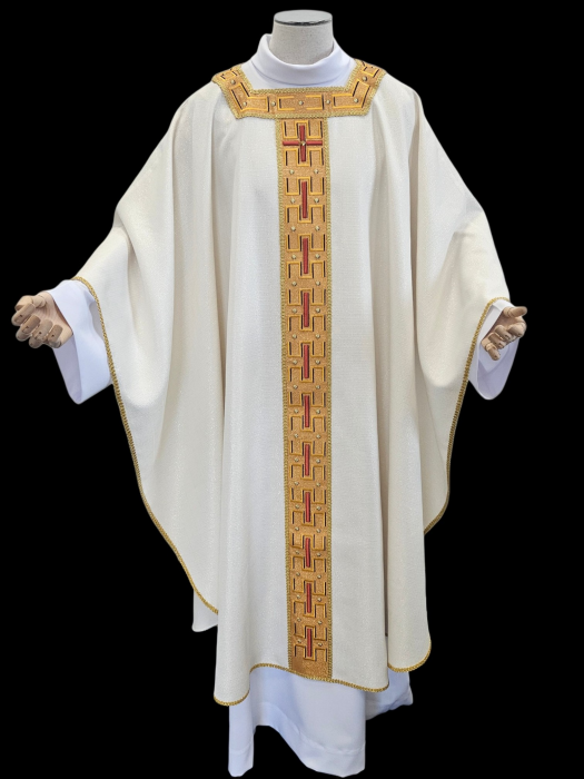 Elegancki ornat liturgiczny w kolorze białym, wykonany z wysokiej jakości tkaniny o subtelnym połysku - Ornaty białe/ ecru